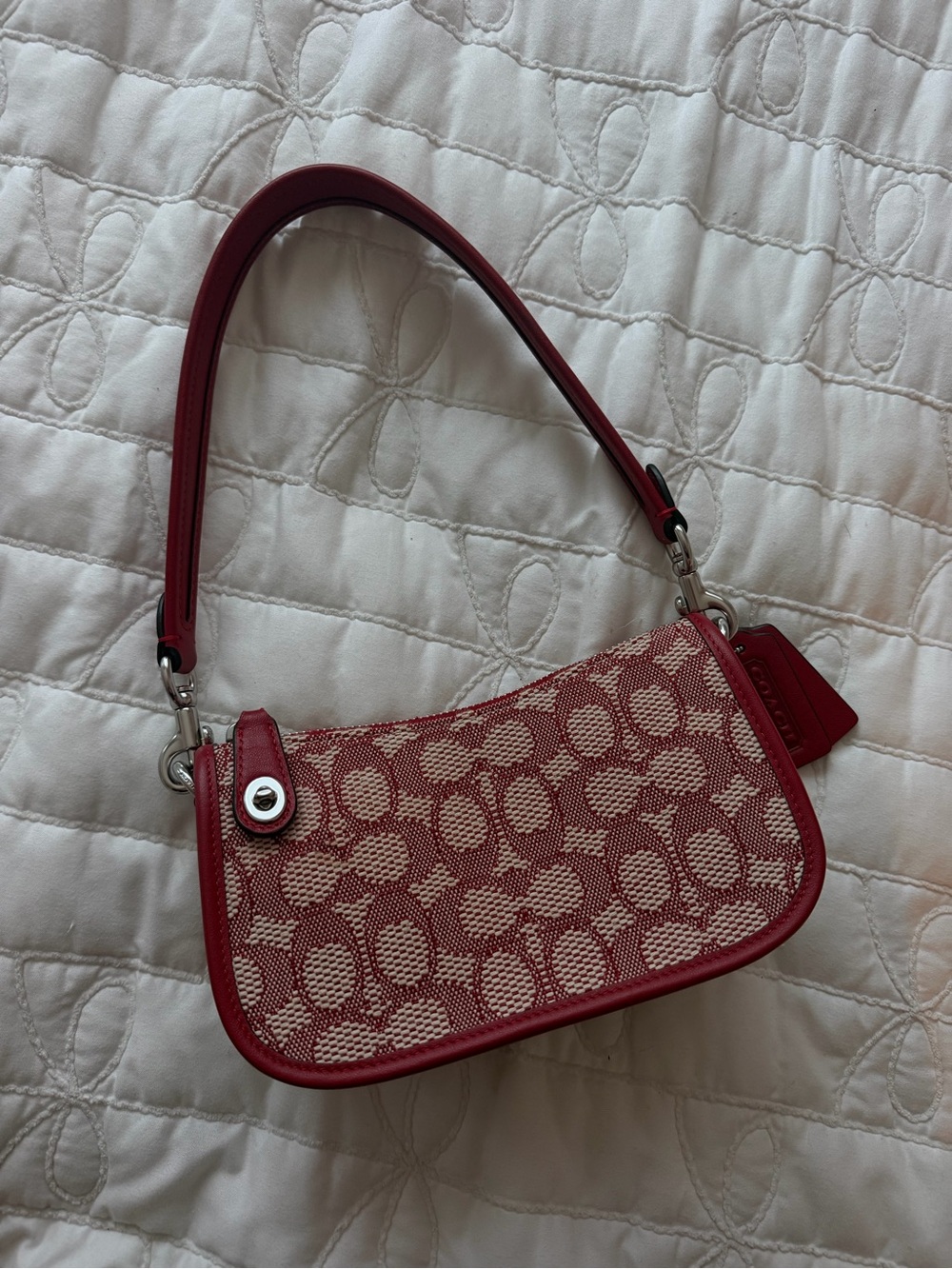 Coach red swinger 20 signature jacquard - Women's Fashion Purse